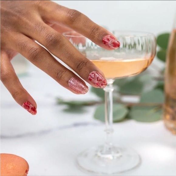 *Retired* Color Street: It’s a Key-per | Valentine’s Day Pink Heart Rose Gold - Picture 11 of 16